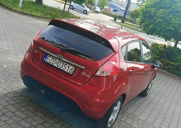 Ford Fiesta cena 29900 przebieg: 132000, rok produkcji 2015 z Lipsk małe 254